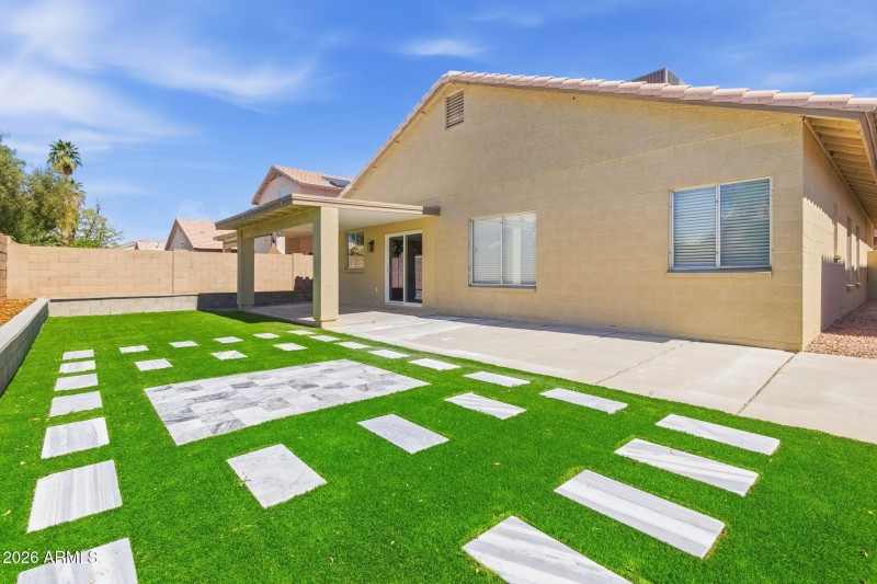 26-web-or-mls-17406 N 22nd St-26