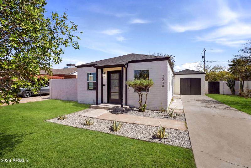 1-web-or-mls-2239 N Edgemere_001_Front