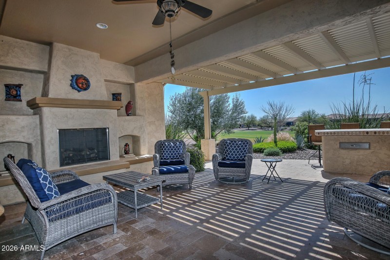 5871 W Cactus Wren Way-large-005-028-Ext
