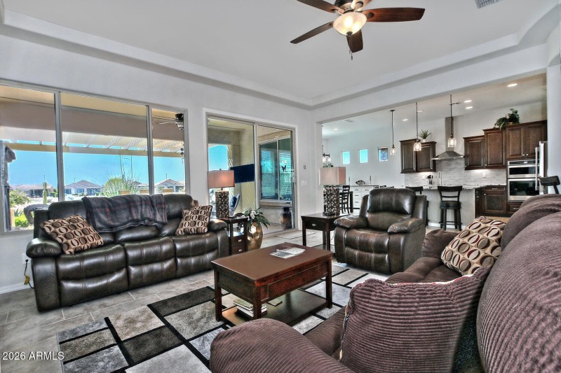 5871 W Cactus Wren Way-large-010-001-Liv