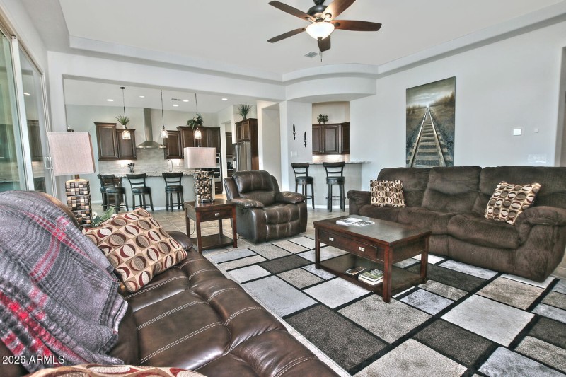 5871 W Cactus Wren Way-large-011-031-Liv