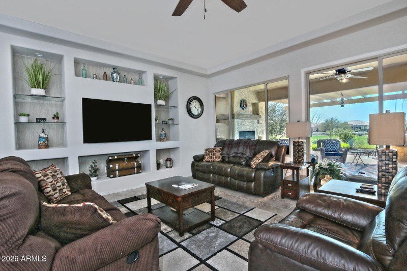 5871 W Cactus Wren Way-large-012-019-Liv