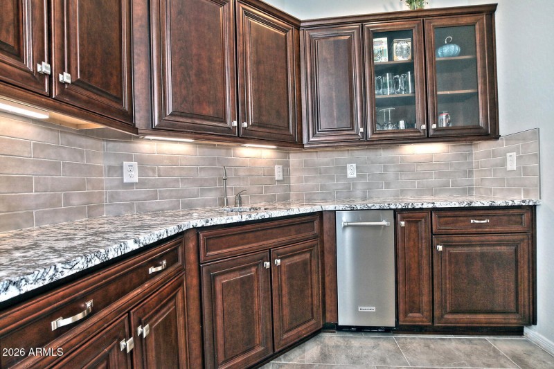 5871 W Cactus Wren Way-large-015-034-Wet