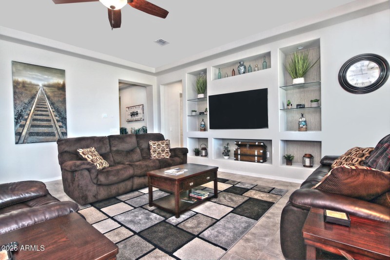 5871 W Cactus Wren Way-large-024-043-Bui