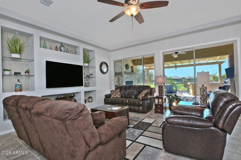 5871 W Cactus Wren Way-large-025-008-Liv