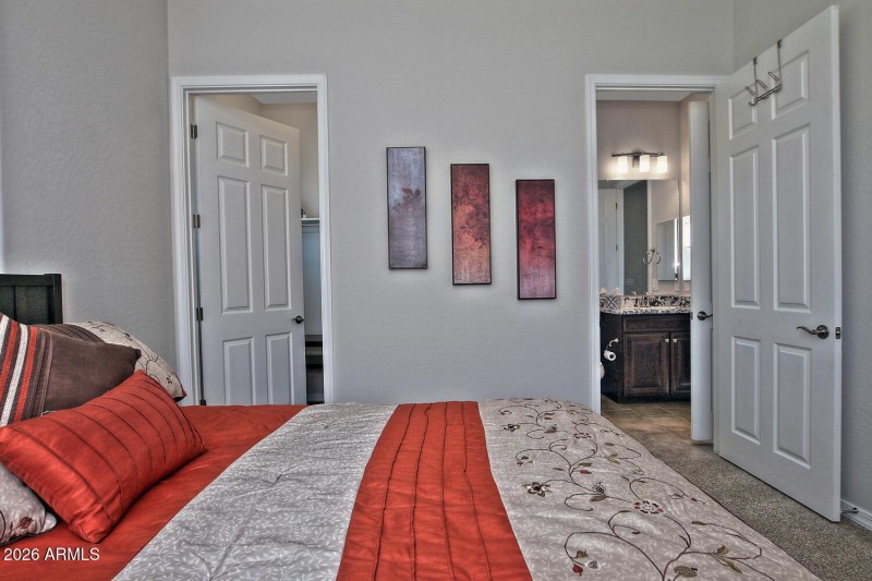 5871 W Cactus Wren Way-large-043-012-Bed