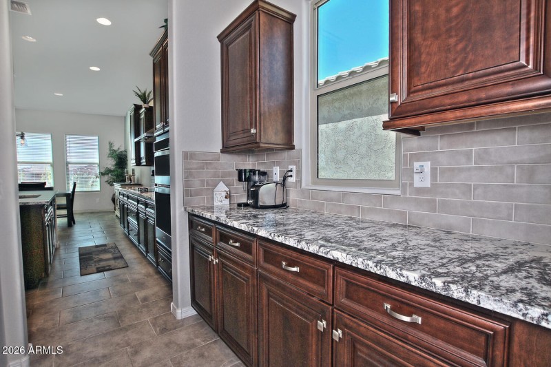 5871 W Cactus Wren Way-large-044-007-But