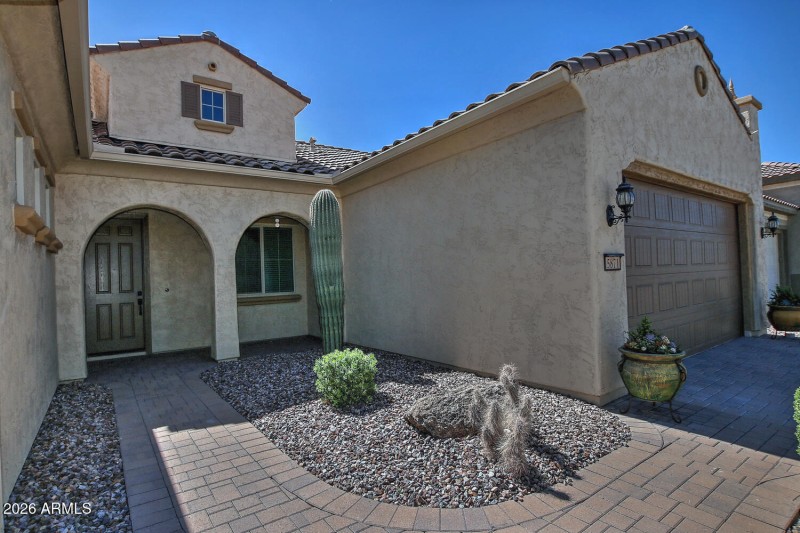 5871 W Cactus Wren Way-large-054-033-Fro