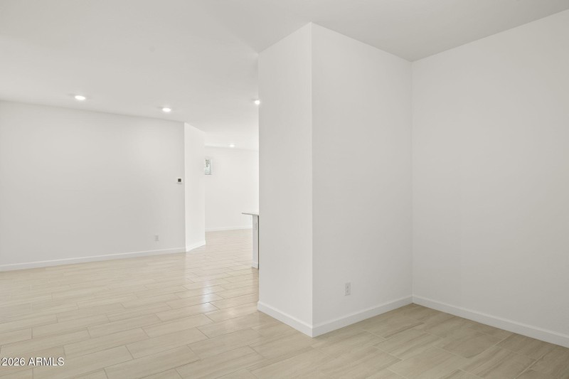 16-web-or-mls-6830-w-molly-ln