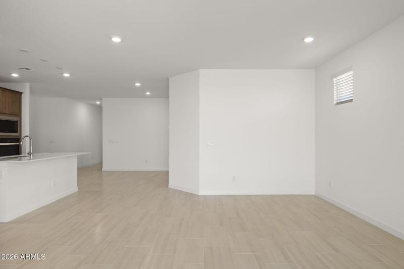 20-web-or-mls-6830-w-molly-ln