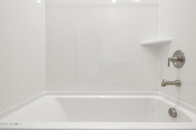 38-web-or-mls-6830-w-molly-ln