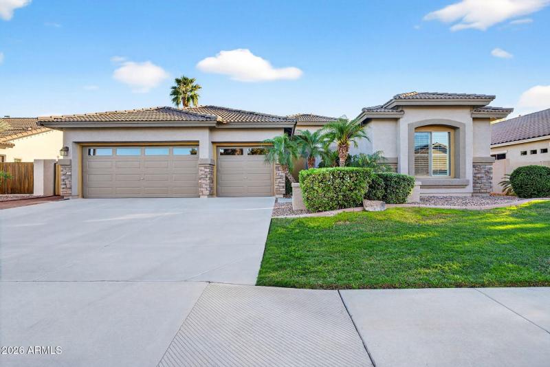 4-web-or-mls-01E Dubois Ave