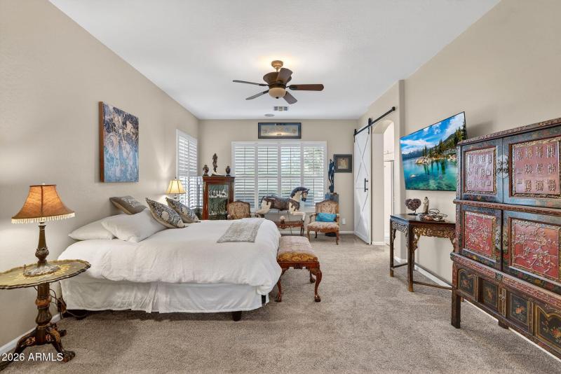 26-web-or-mls-07E Dubois Ave