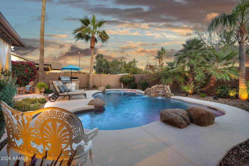 57-web-or-mls-4155 E Dubois-8