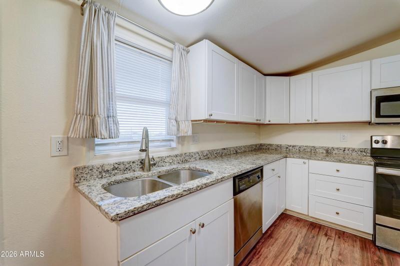 649 W Kaniksu Street-10