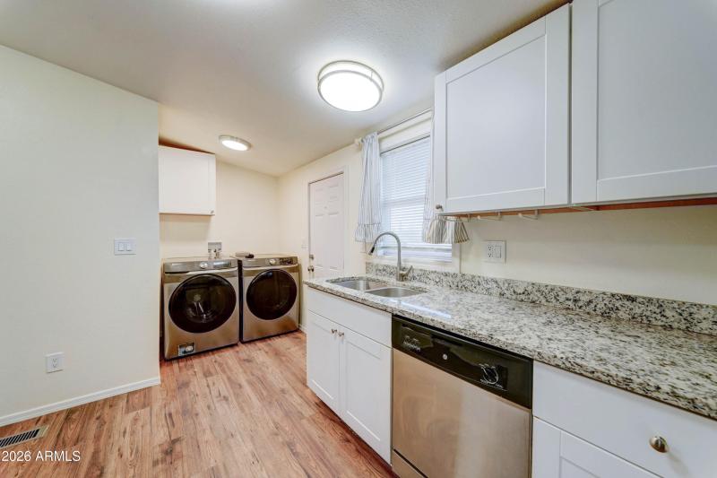 649 W Kaniksu Street-13