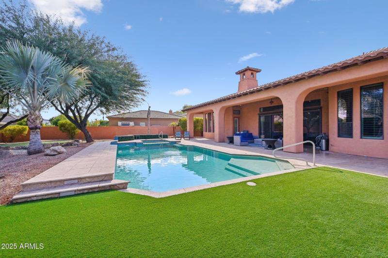 40-web-or-mls-N Cloverfield Cir-040