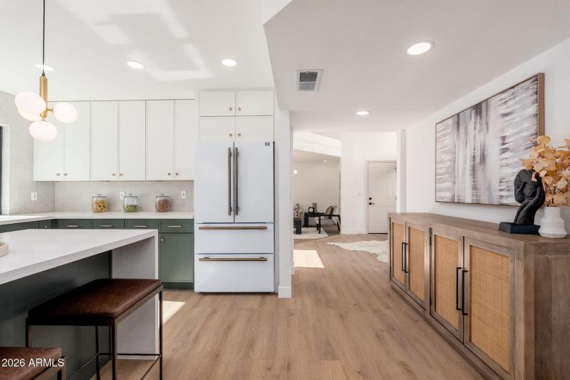 1926 E Augusta Ave - 13