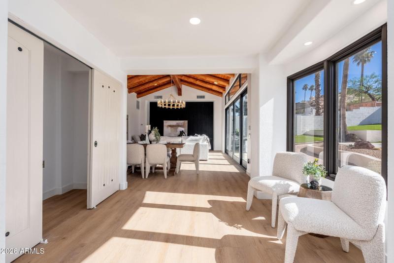 1926 E Augusta Ave - 20