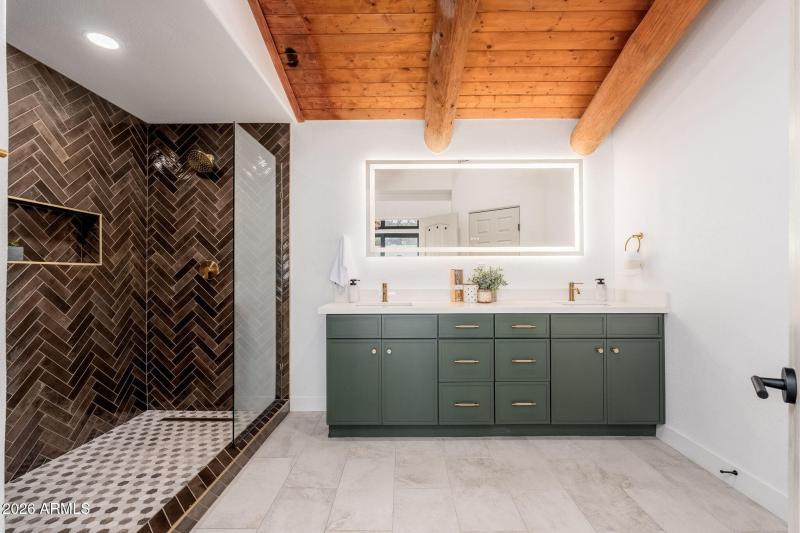 1926 E Augusta Ave - 27