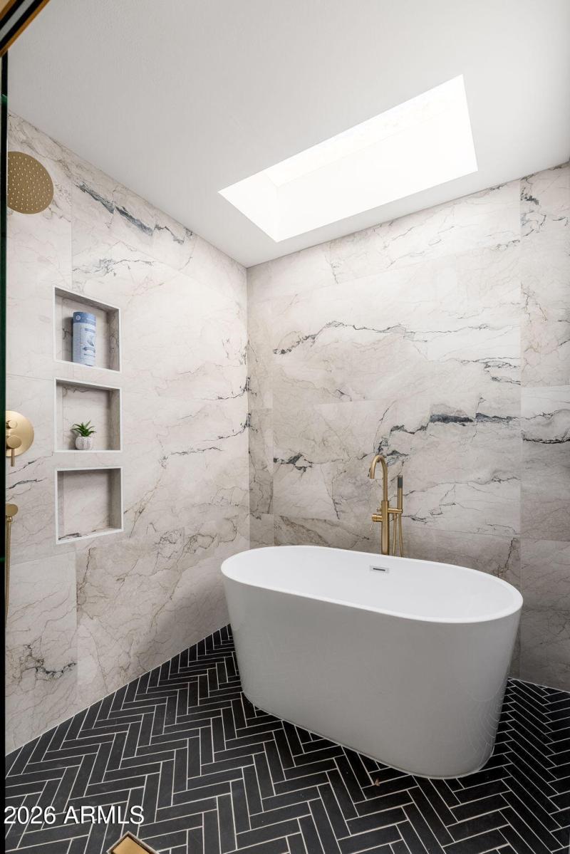 1926 E Augusta Ave - 33