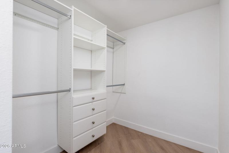 1926 E Augusta Ave - 34