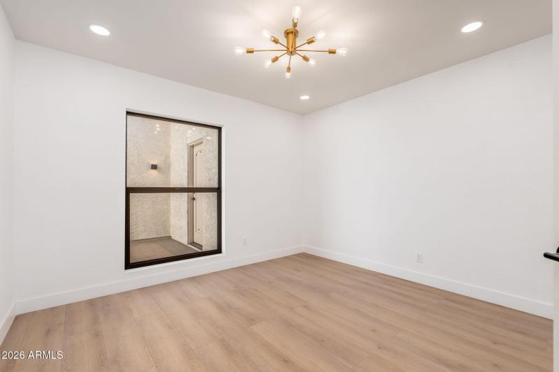 1926 E Augusta Ave - 35