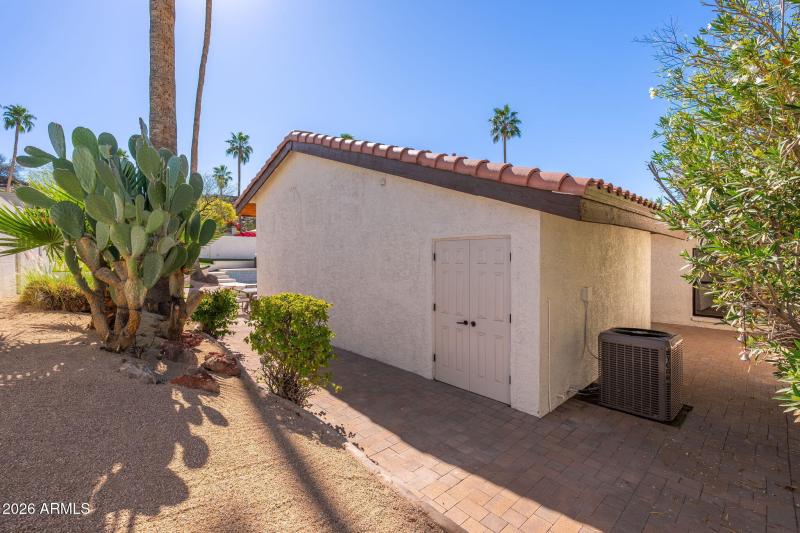 1926 E Augusta Ave - 41