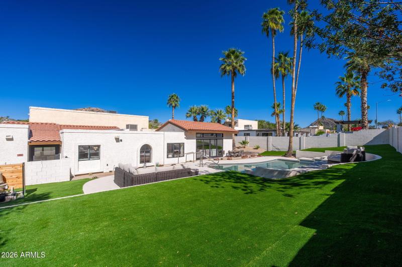 1926 E Augusta Ave - 51