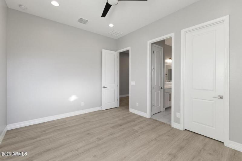 20251114073652125137000000-o