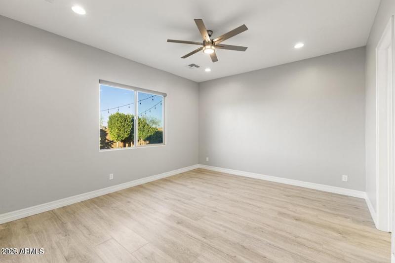 20251114073658991460000000-o