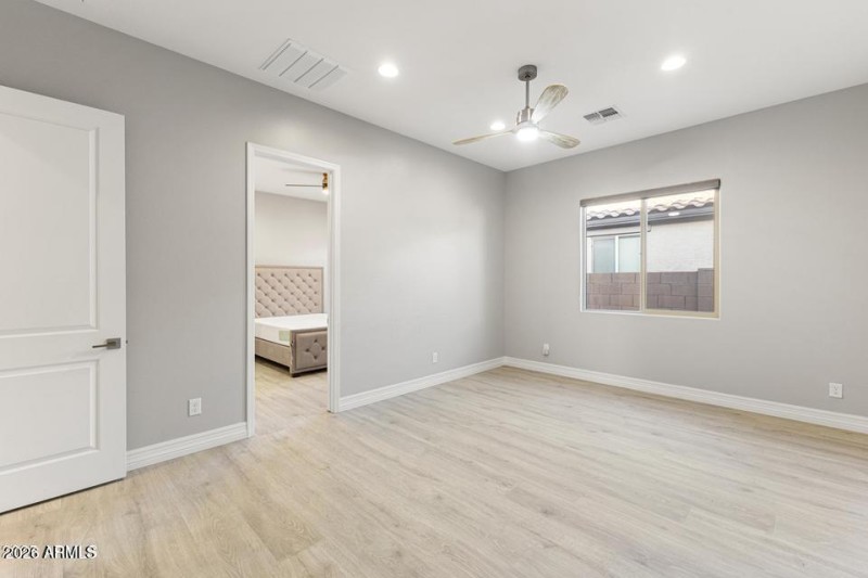 20251114073748210182000000-o