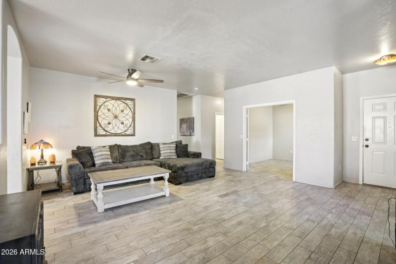 6-web-or-mls-E Obispo Ave-S1403-006