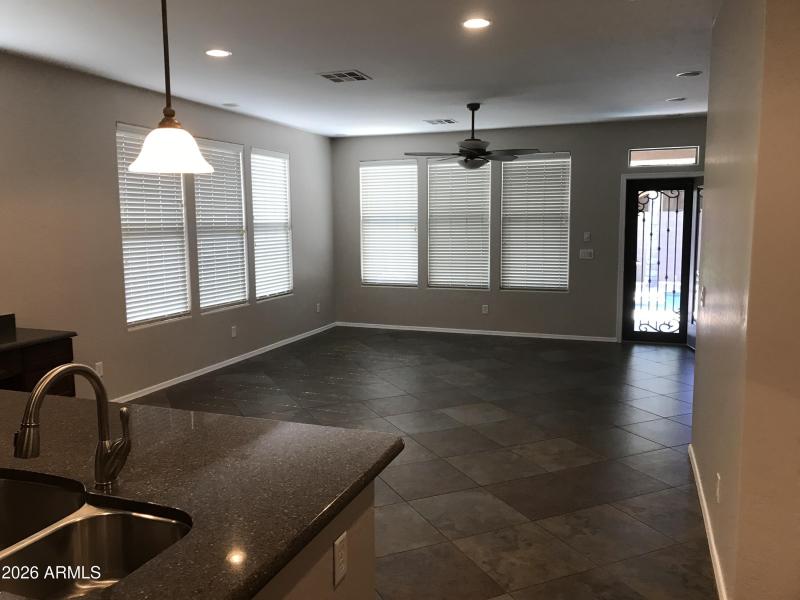 15-family kitchen -3