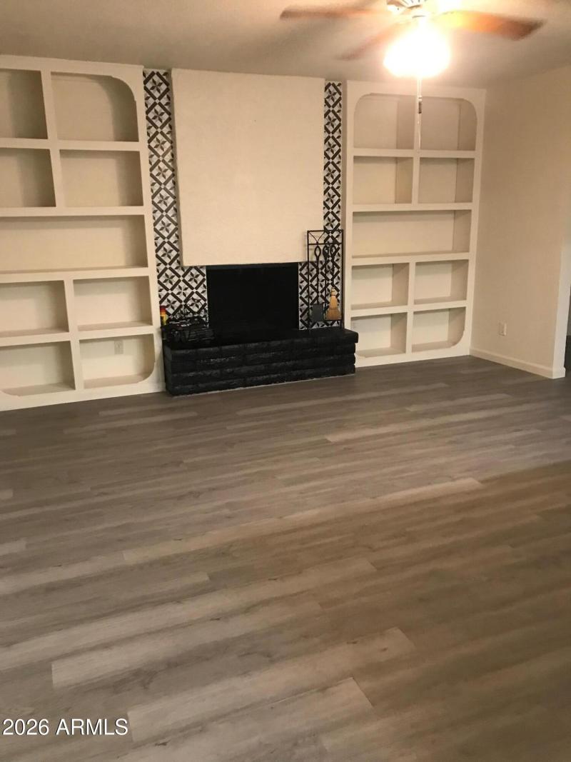 Family Room /w fireplace