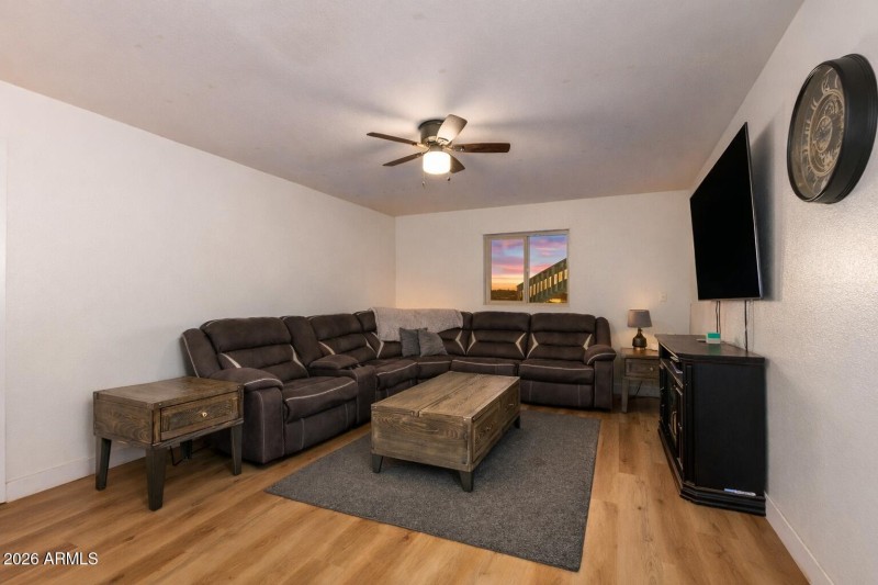 4A2B0194-1A9D-435B-B8A7-483A88466691