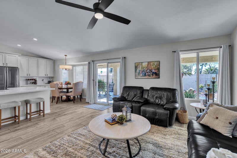 9421 E Jadecrest Dr-17