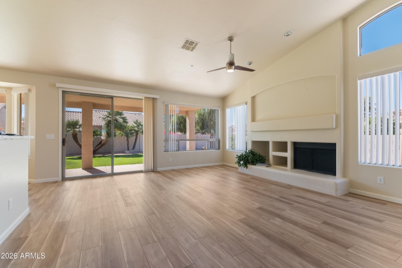 6_10023 e janice way-5