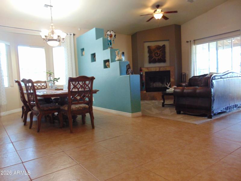 Dining/Eat In kitchen area