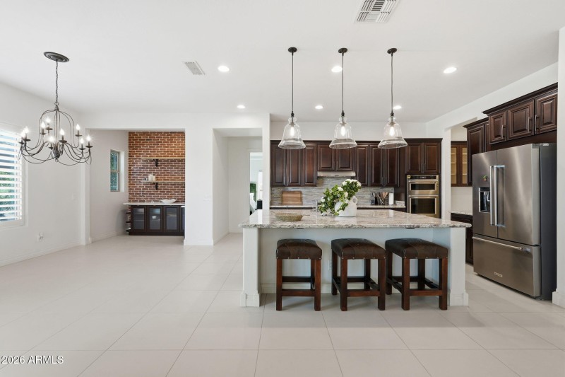 Kitchen/ Breakfast Nook