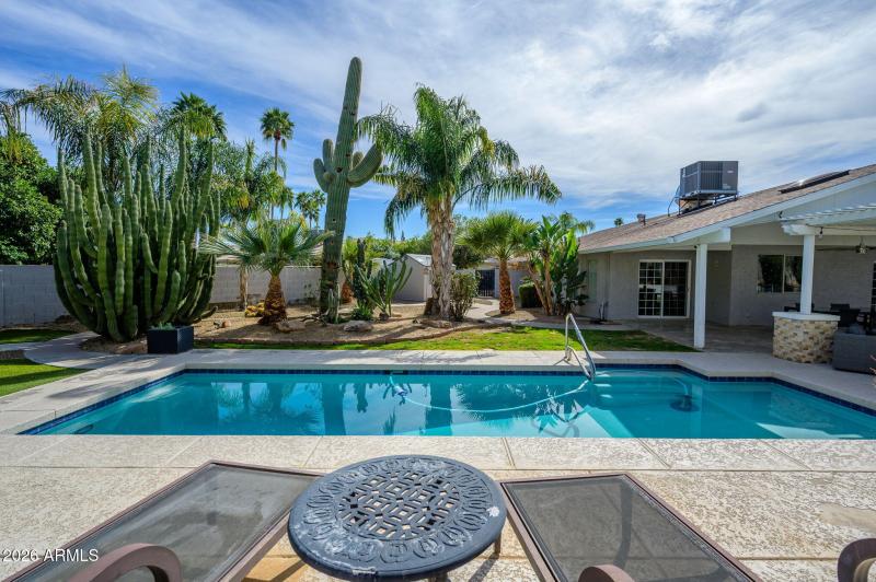 7-web-or-mls-Beverly-19