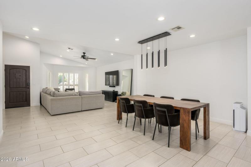 27-web-or-mls-Beverly-46