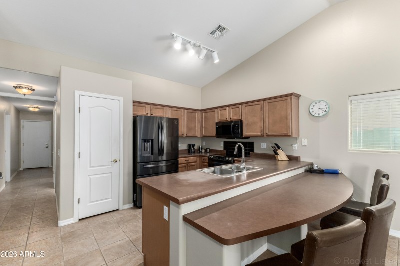 Kitchen breakfast counter