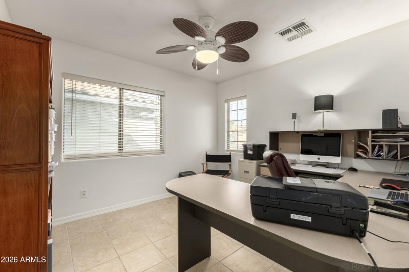 Guest bedroom 2 or office