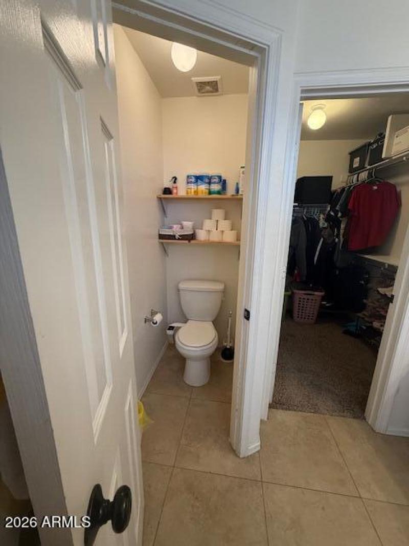 Master Bedroom Bath2