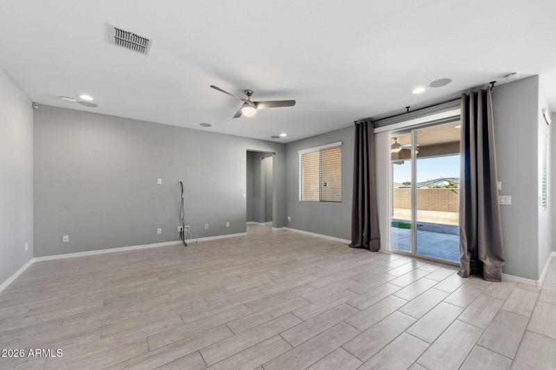 007__5706 S Winchester