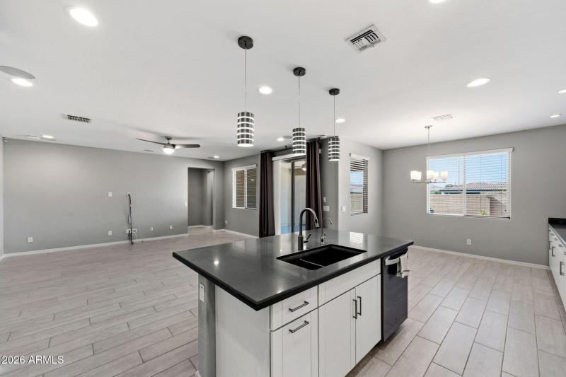 013__5706 S Winchester