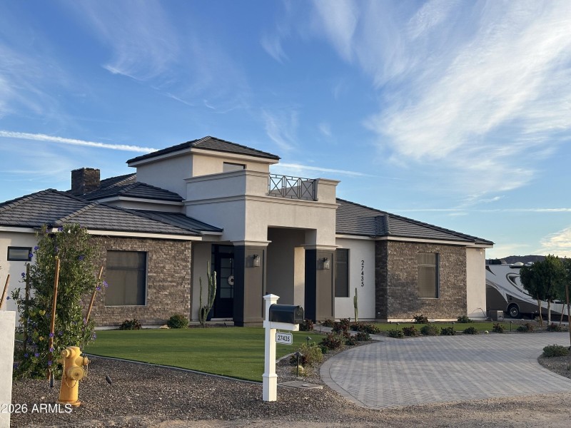 Home built on adjoining lots