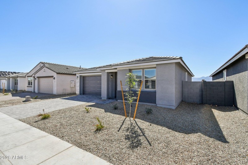 4-web-or-mls-W Tamarisk Ave-S1403-004