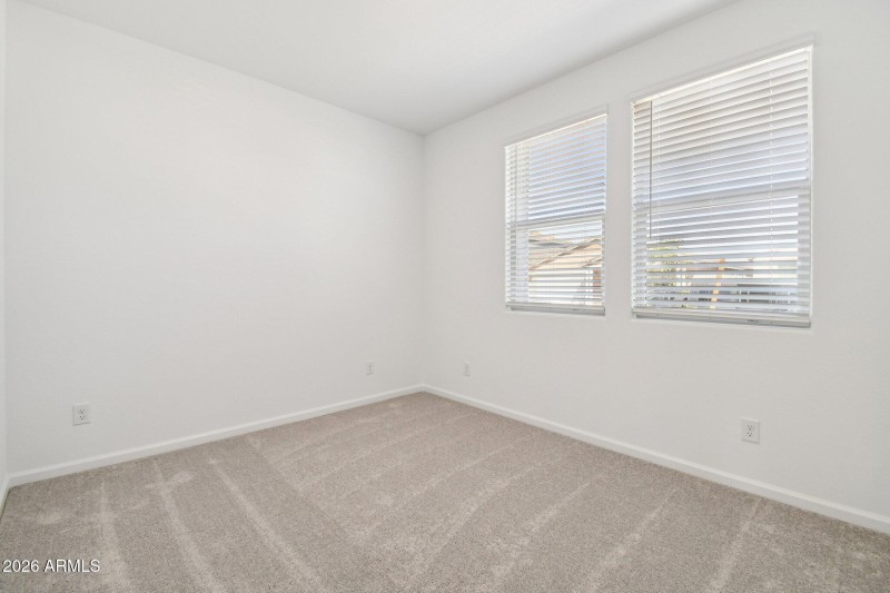 16-web-or-mls-W Tamarisk Ave-S1403-016